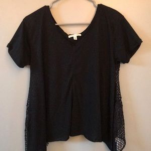 Open-back t-shirt